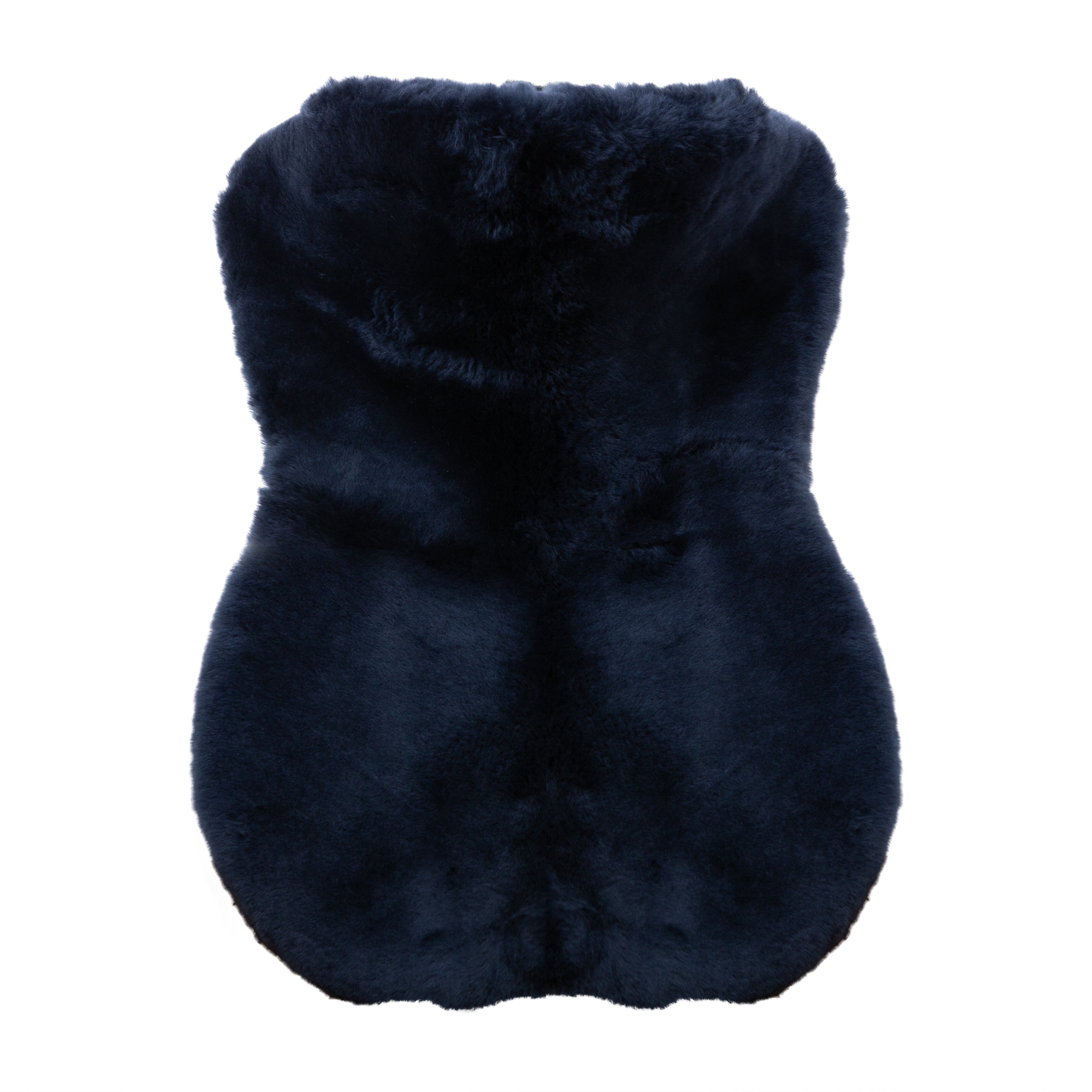 Das Werner Christ Pferde Sattelpad "Standard" in Anthrazit mit der Artikelnummer 5100-64 ist ein hochwertiges Sattelpad für Pferde. Diese Pads bieten zusätzlichen Komfort und minimieren Druckstellen, wenn sie unter dem Sattel platziert werden. Das Anthrazit-Farbdesign verleiht diesem Pad einen modernen Look, und es ist aus hochwertigen Materialien gefertigt, die langlebig und komfortabel für das Pferd sind. Erhältlich unter www.Hotti24.de.