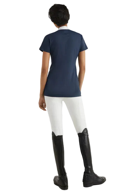 Tommy Hilfiger Equestrian® »Damen Turniershirt mit Strass Blau, mit Stehkragen und verdeckter Knopfleiste. Sichtbarer Strassknopf am Kragen und TH-Strassapplikation auf der linken Brust. Hergestellt aus einem schnell trocknenden, desodorierenden Stoff Artikelnummer th07wsss301-004 erhältlich bei www.Hotti24.de