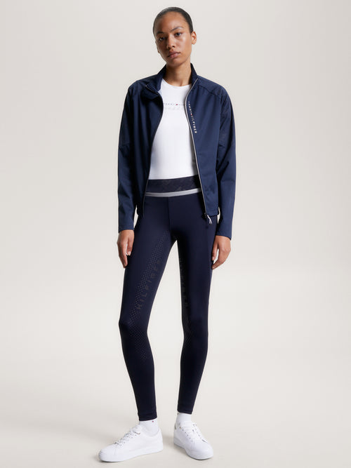 Tommy Hilfiger Equestrian »Damen Sommer Reitleggings Tampa FullGrip Blau, kombiniert Sicherheit mit Stil und bieten maximale Dehnbarkeit und Komfort im und außerhalb des Sattels. Ausgestattet mit einem reflektierenden Bund und reflektierenden Stoffeinsätzen Artikelnummer th13wfle682-004 erhältlich bei www.Hotti24.de
