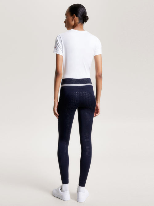 Tommy Hilfiger Equestrian »Damen Sommer Reitleggings Tampa FullGrip Blau, kombiniert Sicherheit mit Stil und bieten maximale Dehnbarkeit und Komfort im und außerhalb des Sattels. Ausgestattet mit einem reflektierenden Bund und reflektierenden Stoffeinsätzen Artikelnummer th13wfle682-004 erhältlich bei www.Hotti24.de
