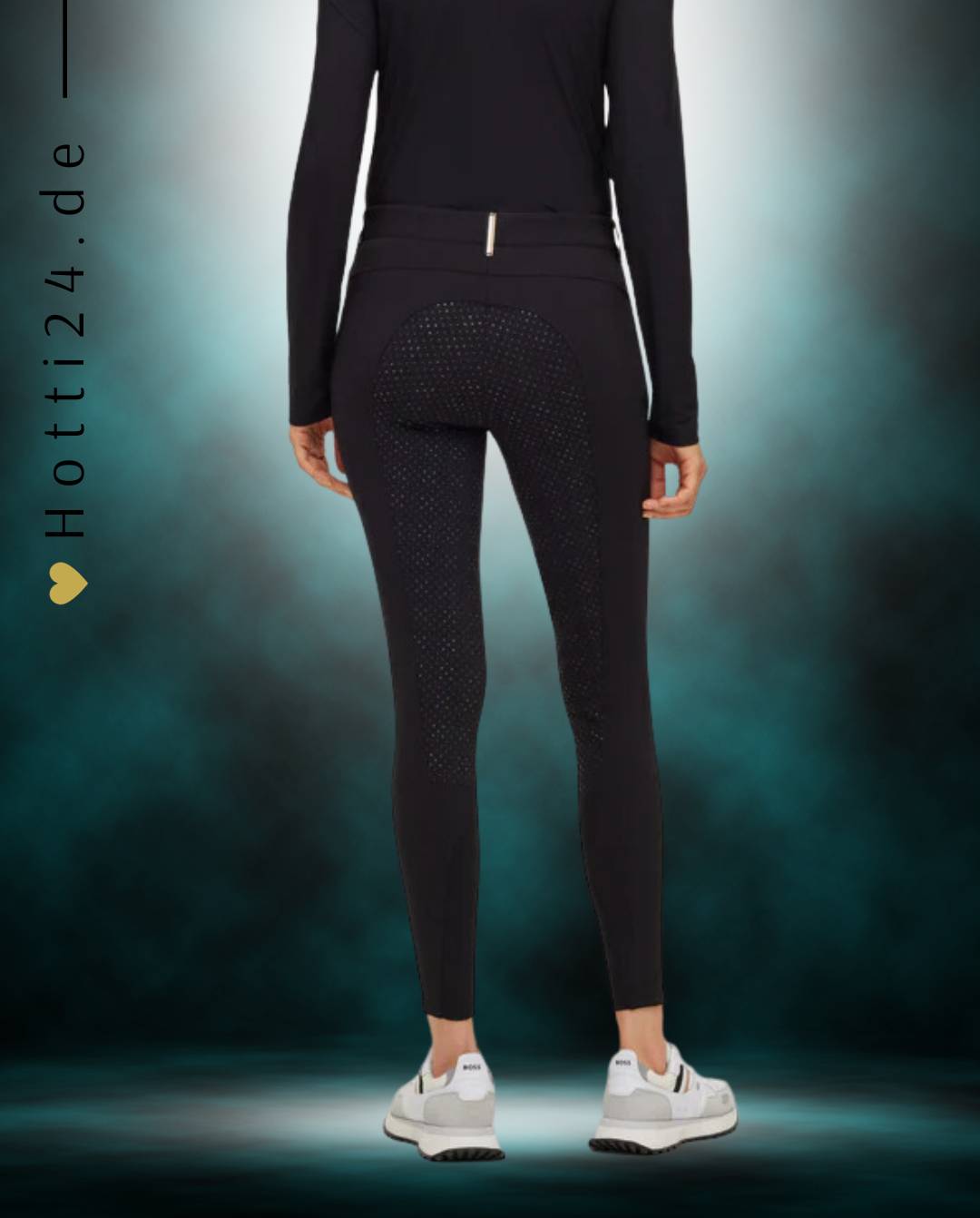 Damen Reithose "Heather FullGrip" von BOSS Equestrian. Diese Reithose ist in der Farbe Schwarz erhältlich und trägt die Artikelnummer B1W1301-001. Die "Heather FullGrip" Damen Reithose wurde speziell für Reiterinnen entwickelt, um Komfort und Halt im Sattel zu bieten. Sie haben die Möglichkeit, die Reithose von vorne, von der Seite und von hinten zu betrachten, um einen umfassenden Eindruck zu erhalten. Sie können diese Damen Reithose auf der Website www.hotti24.de erwerben