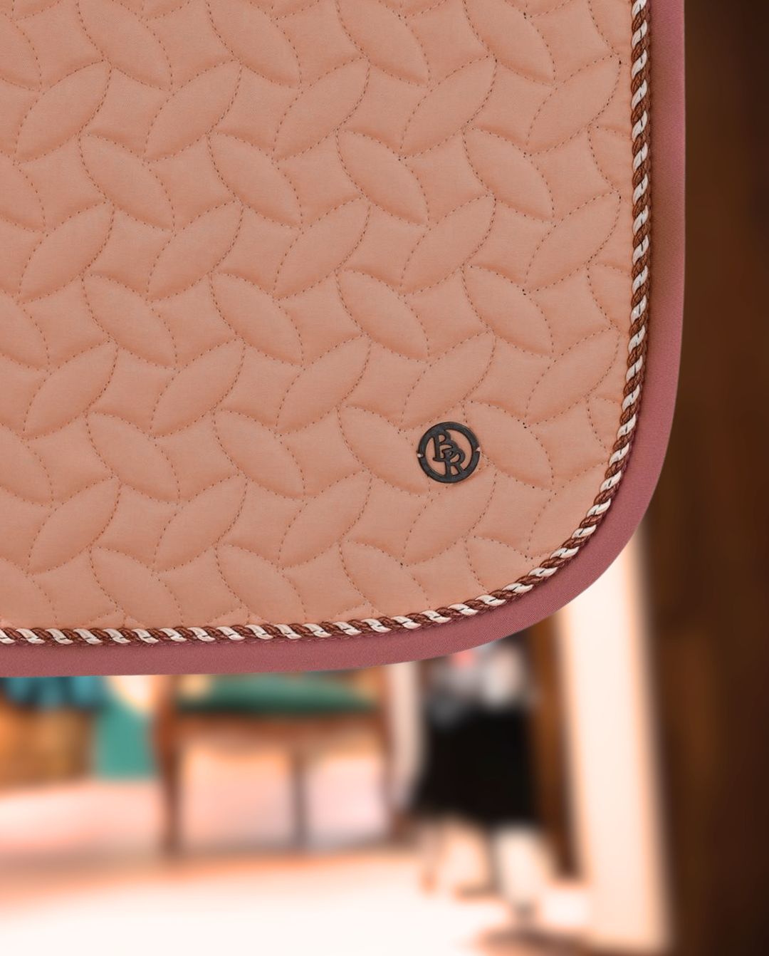 BR »Dressurschabracke Isabeau Coral Almond