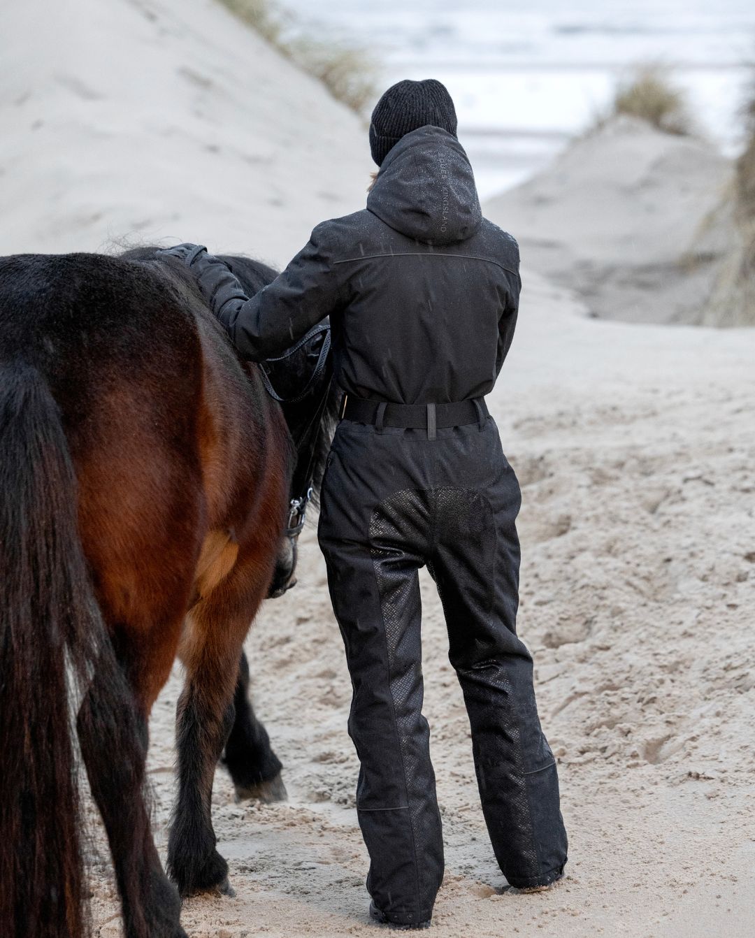 EQUES »Overall KLSaga Black