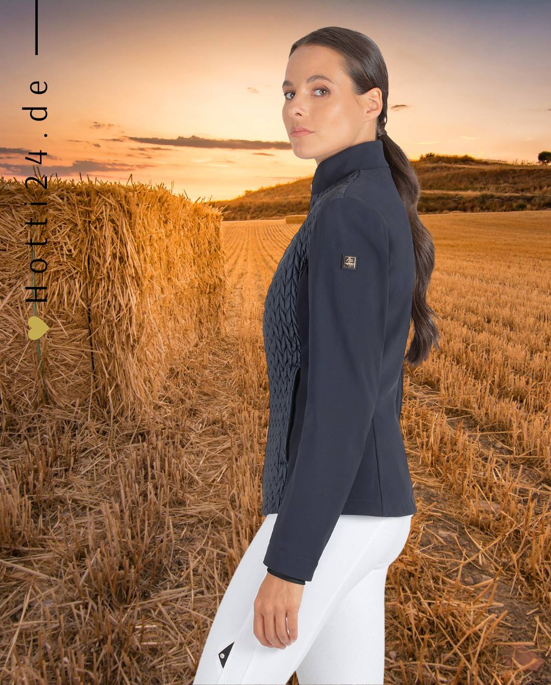 Die vorliegende Datei enthält Informationen über die Damen Softshelljacke "Ebesse" von EQUILINE. Diese Jacke ist in der Farbe Blau erhältlich und trägt die Artikelnummer EW023PR09803-002. Die "Ebesse" Softshelljacke wurde speziell für Damen entwickelt, um Stil und Funktionalität zu bieten. Sie können diese Damen Softshelljacke auf der Website www.hotti24.de erwerben.