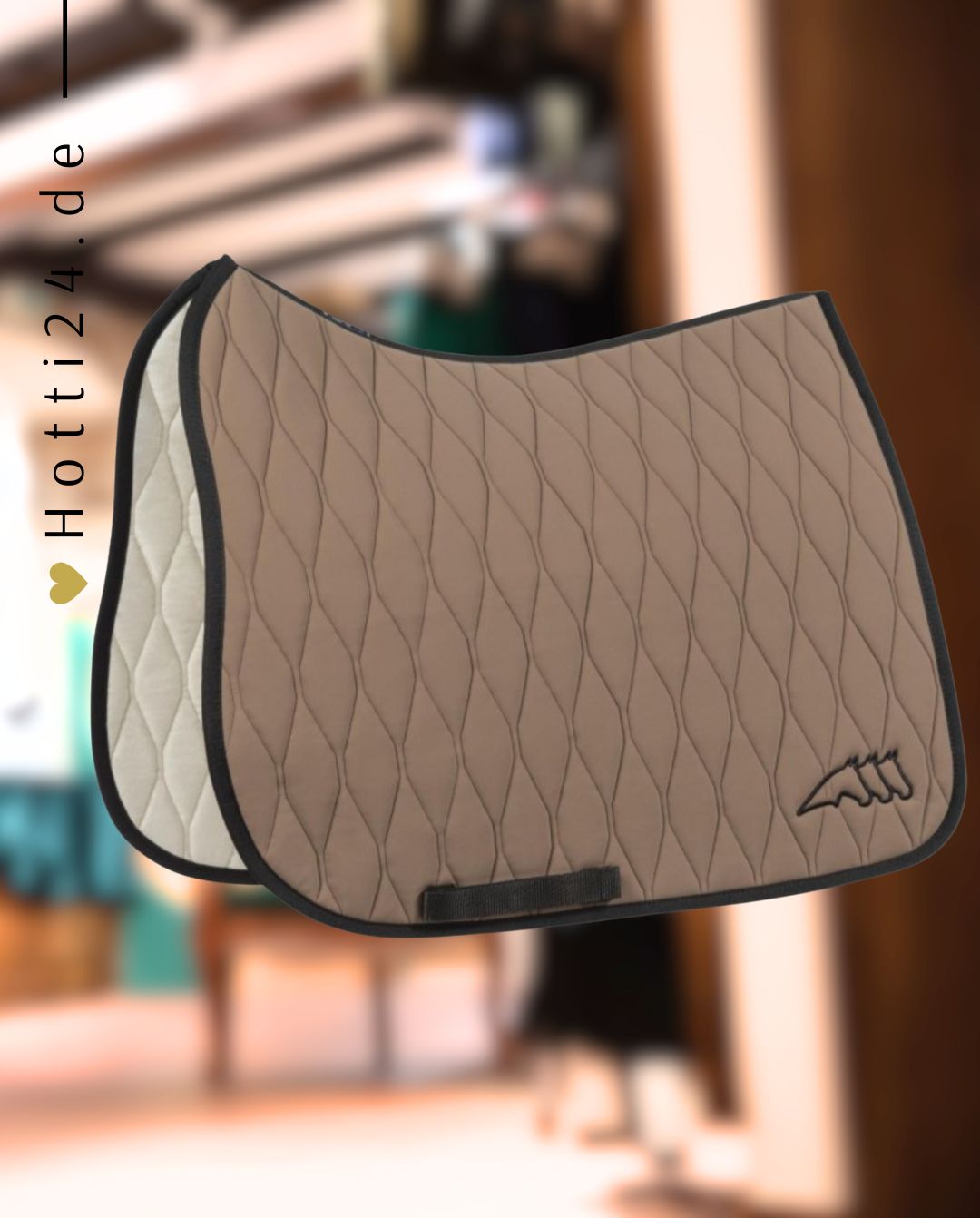 equiline-dressur-schabracke-deep-sand-EWB22PB11244-DN-280-kaufen-www.hotti24.de