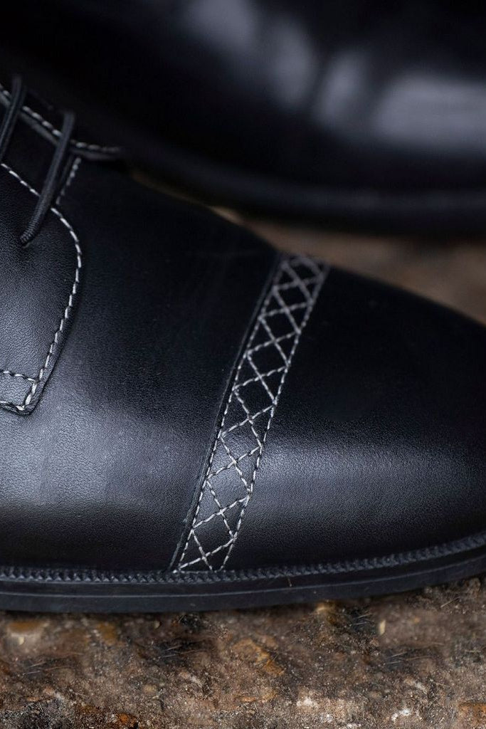 Die HV POLO Damen Stiefelette "Jodphurs Legacy" in Schwarz mit der Artikelnummer 2003093502-9545 ist bei www.Hotti24.de erhÀltlich.
