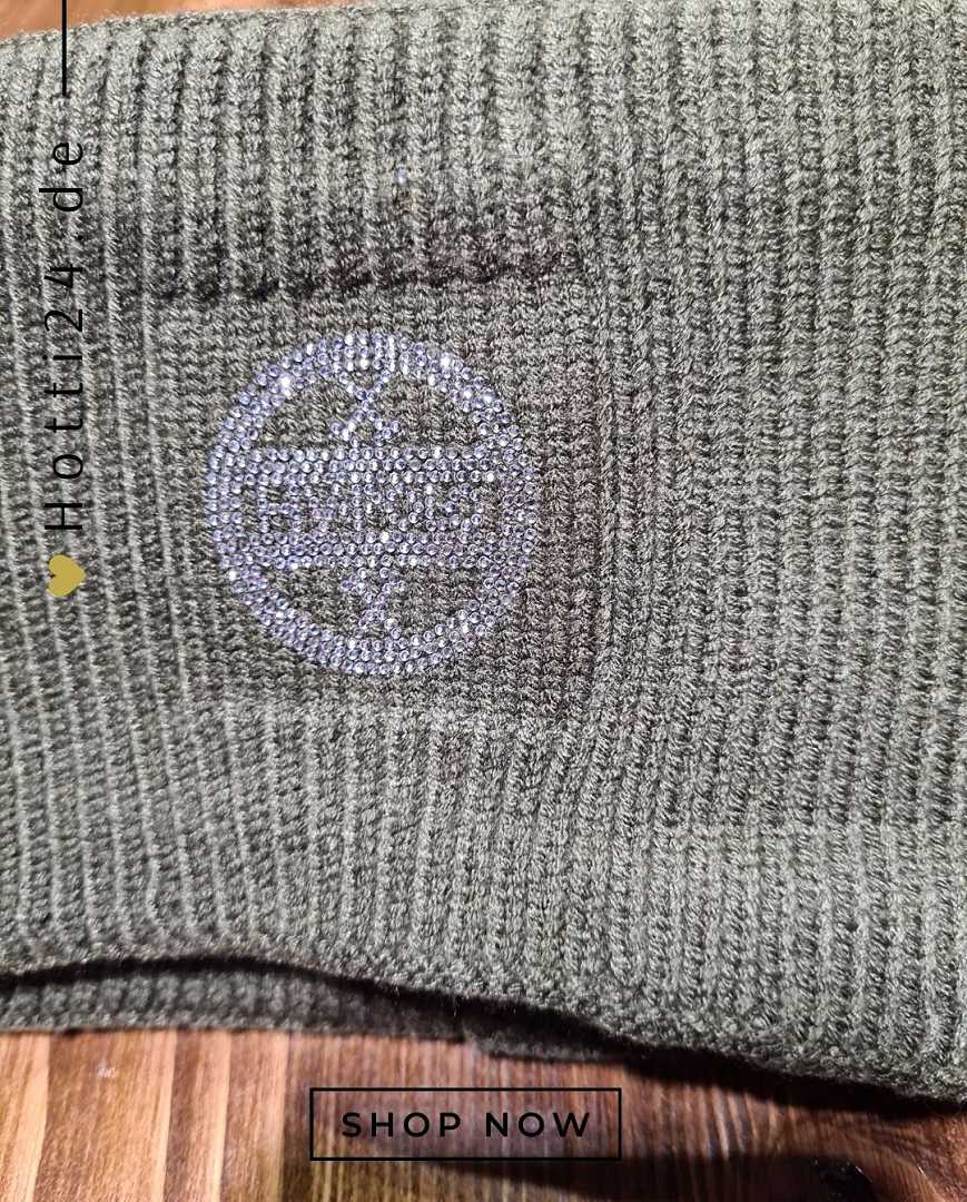 Die vorliegende Datei enthält Informationen über das Damen Stirnband "Dua" von HV POLO in der Farbe Grün mit der Artikelnummer 0408093551-6115. Dieses Stirnband wurde speziell entwickelt, um Damen warm zu halten und gleichzeitig stilvoll auszusehen. Sie können dieses Damen Stirnband unter www.Hotti24.de erwerben.