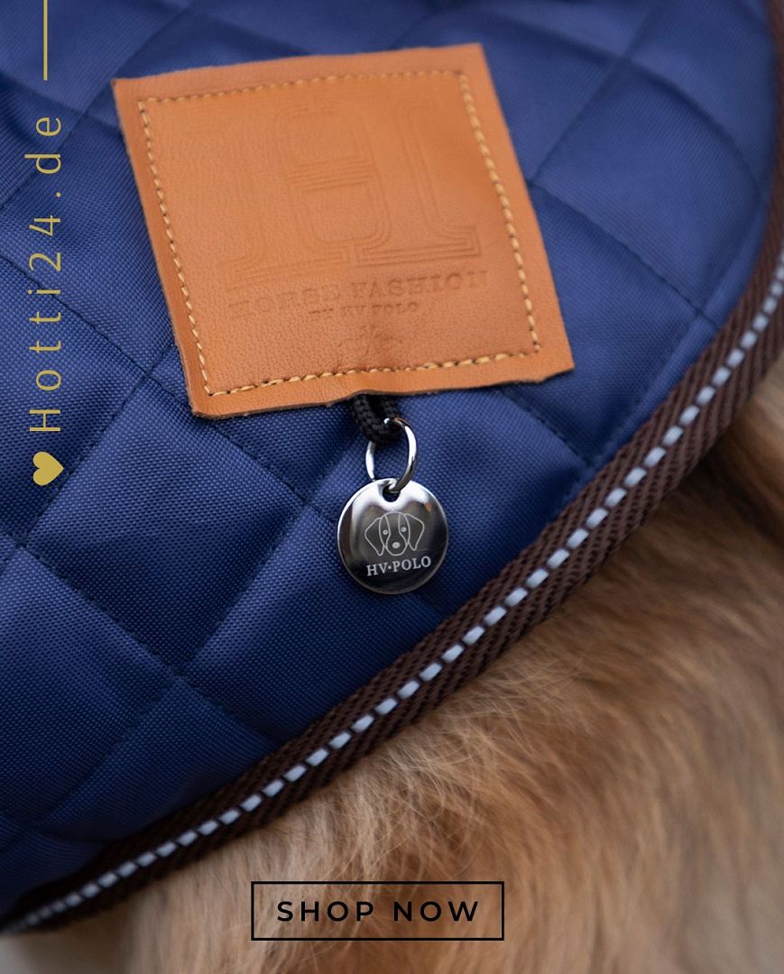 Der HV POLO Hundemantel "Bobby" in Blau mit der Artikelnummer 3404093518-5001 ist ein hochwertiger Mantel für Ihren vierbeinigen Freund. Er sorgt dafür, dass Ihr Hund warm und trocken bleibt, insbesondere bei kaltem oder nassem Wetter. Dieser schicke Hundemantel in Blau ist nicht nur funktional, sondern verleiht Ihrem Hund auch einen modischen Look. Sie können diesen Hundemantel auf www.Hotti24.de erwerben.