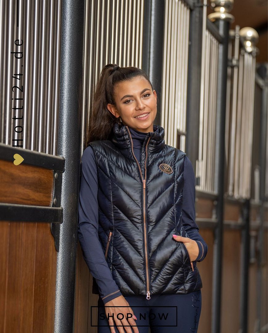 Die Imperial Riding Damen Weste "Cosmic Rider" in Blau (Artikelnummer: KL32322000-5001) ist die perfekte Ergänzung für Reiterinnen, die Stil und Funktionalität schätzen. Diese Weste hält Sie warm und komfortabel, egal ob Sie im Stall arbeiten oder im Sattel sitzen. Mit ihrem ansprechenden Design ist sie ein echter Hingucker. Diese Weste kann auf www.Hotti24.de erworben werden. Gönnen Sie sich diese vielseitige und modische Ergänzung für Ihre Reitgarderobe.