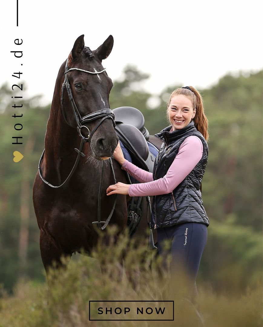 Die Imperial Riding Damen Weste "Cosmic Rider" in Blau (Artikelnummer: KL32322000-5001) ist die perfekte Ergänzung für Reiterinnen, die Stil und Funktionalität schätzen. Diese Weste hält Sie warm und komfortabel, egal ob Sie im Stall arbeiten oder im Sattel sitzen. Mit ihrem ansprechenden Design ist sie ein echter Hingucker. Diese Weste kann auf www.Hotti24.de erworben werden. Gönnen Sie sich diese vielseitige und modische Ergänzung für Ihre Reitgarderobe.