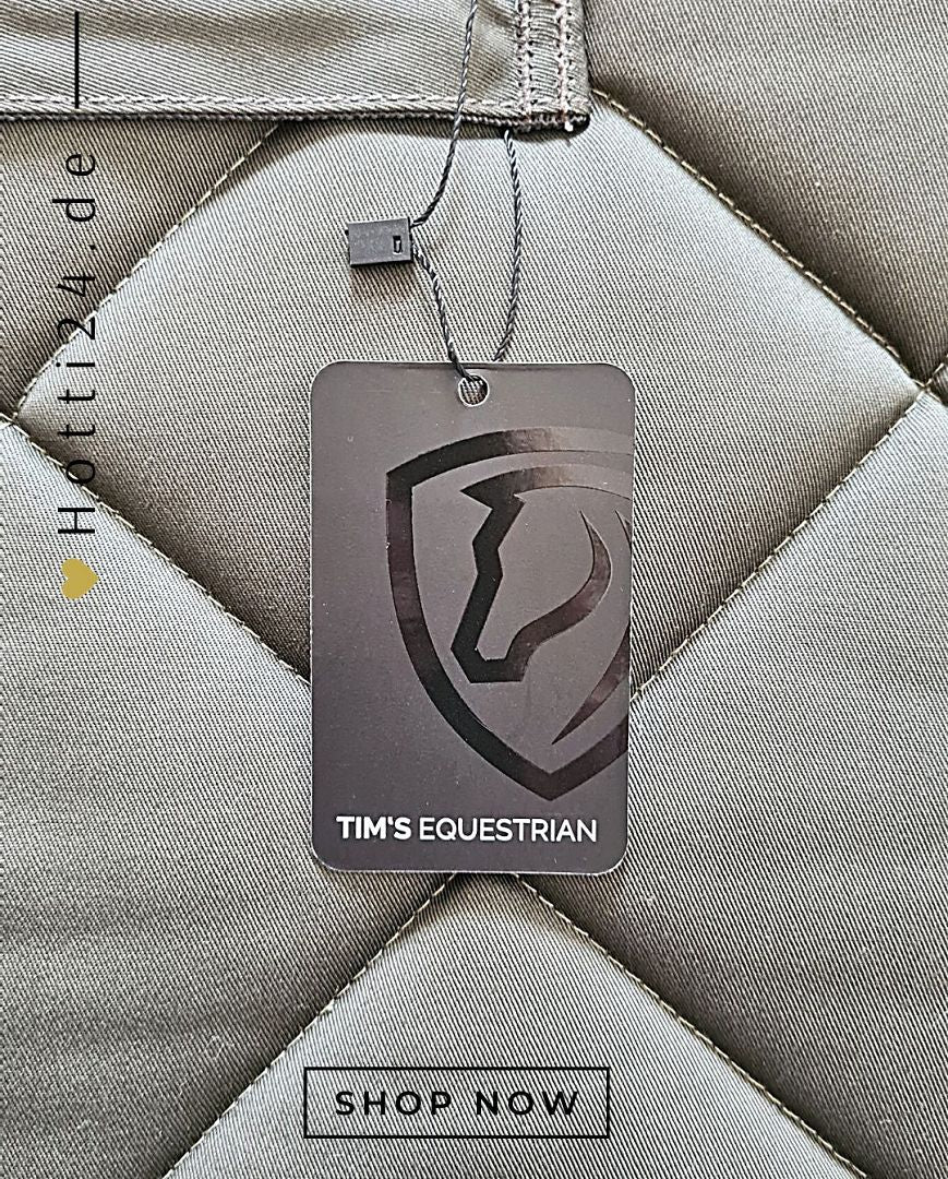 Die Datei enthält Informationen über die Isabell Werth Pferde-Vielseitigkeitsschabracke mit der Artikelnummer 44226-1 in den Farben Olive und Orange. Diese Vielseitigkeitsschabracke wurde speziell für den Pferdesport entwickelt und zeichnet sich durch hochwertige Verarbeitung aus. Sie können die Isabell Werth Pferde-Vielseitigkeitsschabracke in den Farben Olive und Orange erwerben, weitere Details finden Sie auf der Website www.Hotti24.de.