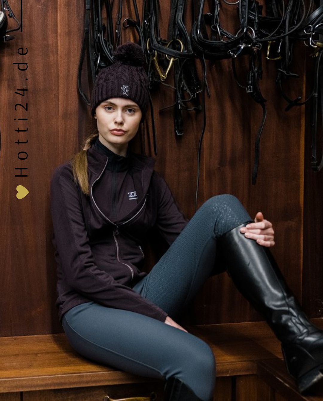 Kingsland »Damen Fleecejacke KLelissa Rot, ist aus einem neuen technischen Microfleece-Material gefertigt. Das weiche, strukturierte Fleece-Material verleiht der Jacke eine eng anliegende Passform, wodurch sie perfekt für das Reittraining ist. Artikelnummer 2330183216-6397 erhältlich bei www.Hotti24.de