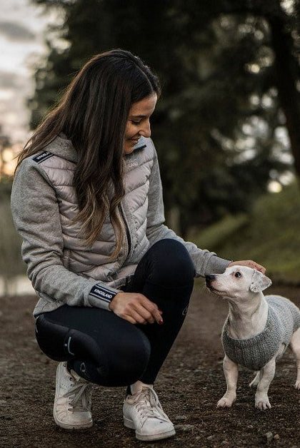 Kingsland »Damen Sweatjacke Ginny Grau, isolierte KLGinny Damen Sweatjacke vereint innovative Funktionalität mit einem sportlich-eleganten Look. Die Kapuze und die leicht gepolsterten Einsätze an der Vorderseite aus Webstoff halten die Trägerin schön warm Artikelnummer 2400153466-6950 erhältlich bei www.Hotti24.de