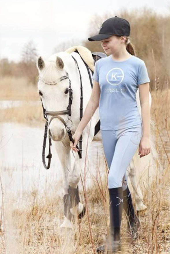 Kingsland »Damen T-Shirt KLHelena Blau, Blue Faded Deni, bietet den ganzen Tag über außergewöhnlichen Tragekomfort. Es ist aus superweichem, gepeachtem Material gefertigt Artikelnummer 2410203524-6212 erhältlich bei www.Hotti24.de