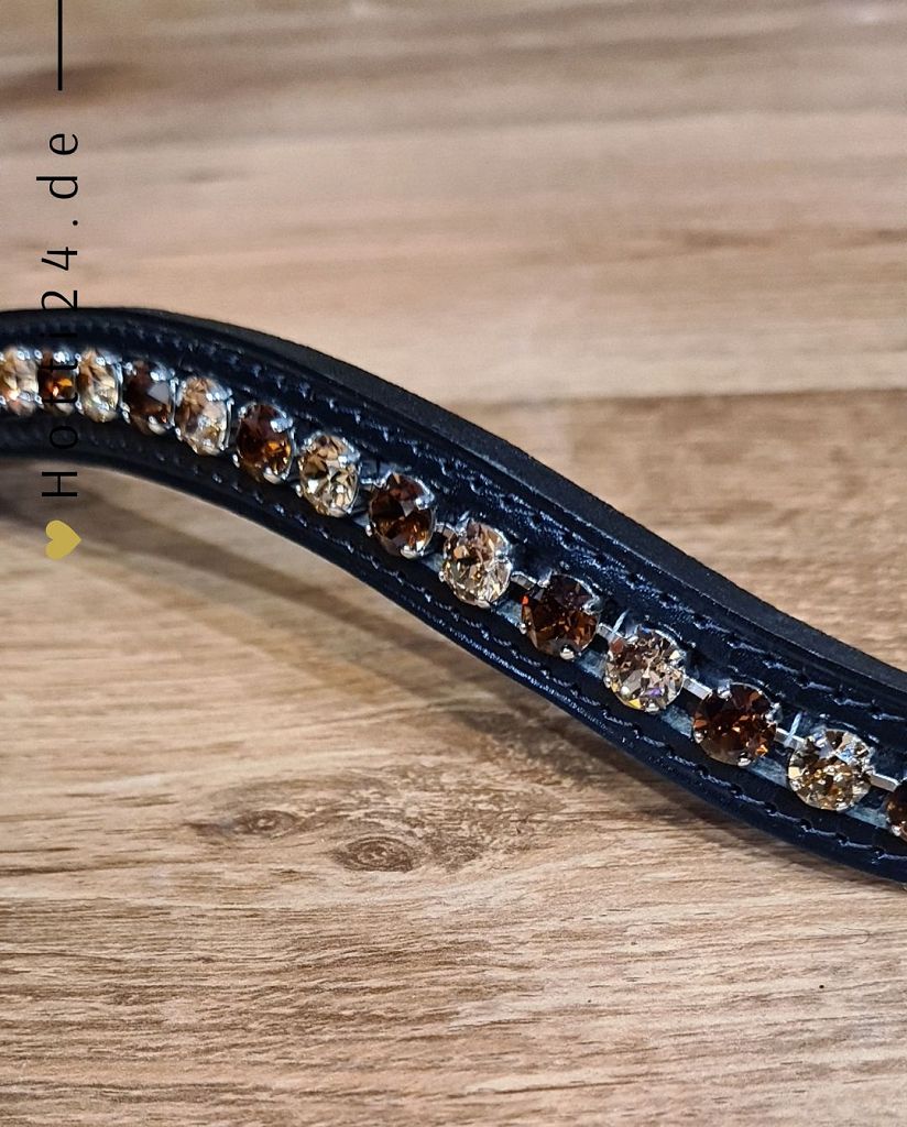 Ein hochwertiges OTTO SCHUMACHER Stirnband mit einer Breite von 8 mm und 2-farbig erhältlich. Die Artikelnummer ist 323892-57-60 und ist bei www.Hotti24.de erhältlich.