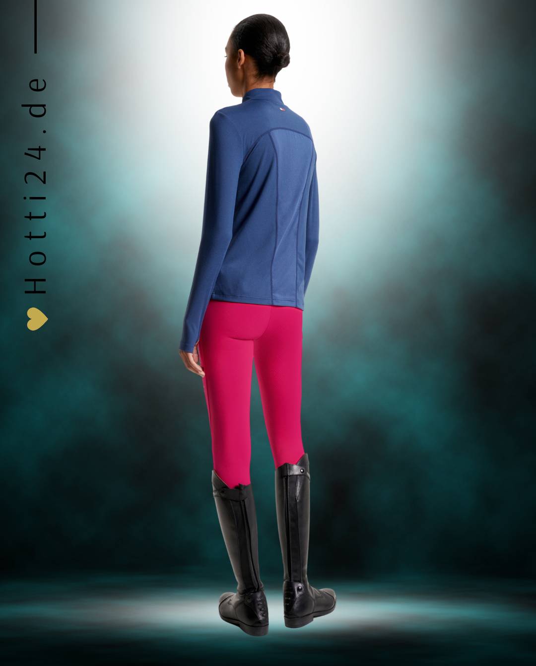 Damen-Trainingshirt von Tommy Hilfiger mit der Bezeichnung "Thermo Baselayer TH08WLZT433-041" in der Farbe Blau. Dieses Trainingshirt ist auf der Webseite www.hotti24.de erhältlich. Es wurde speziell für Damen entworfen, um Stil und Komfort während sportlicher Aktivitäten zu bieten. Zusätzlich sind in der Datei Bilder des Trainingsshirts aus verschiedenen Blickwinkeln enthalten: von vorne, von der Seite und von hinten