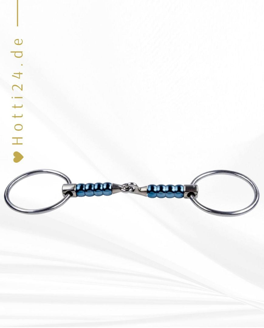 Die vorliegende Datei enthält Informationen über das TRUST Pferdegebiss "Sweet Iron Wassertrense mit Rollen" mit einem Durchmesser von 16 mm und der Artikelnummer 05000003. Dieses Gebiss wurde speziell für Pferde entwickelt, um ihnen Komfort und Führung während des Reitens zu bieten. Sie können dieses Pferdegebiss auf der Website www.Hotti24.de erwerben.