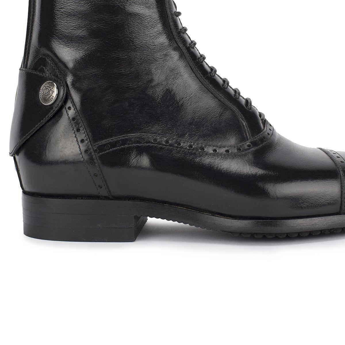 Die ALBERTO FASCIANI »Reitstiefel Springstiefel in Schwarz mit der Artikelnummer 33604 ist bei www.Hotti24.de erhältlich. Die Bilder zeigen das Modell aus verschieden Ansichten.