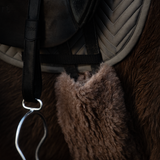 L'Evoine »Pferde Gurtschoner Alpaka Vlies Braun, aus reinem Alpaka Vlies ist extrem atmungsaktiv und druckverteilend in der empfindlichen Gurtlage. Schweiß wird aufgenommen, ohne dass sich der Gurtschoner dabei nass anfühlt. Artikelnummer 501ap128 erhältlich bei www.Hotti24.de - Details