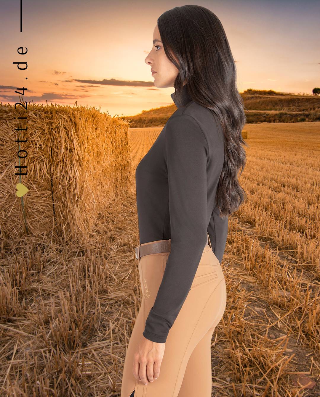 Die vorliegende Datei enthält Informationen über das Damen Trainingsshirt "Ebrande" von EQUILINE in der Farbe Braun mit der Artikelnummer EW023PH00888-129. Das "Ebrande" Damen Trainingsshirt wurde speziell entwickelt, um Komfort und Stil während des Trainings zu bieten. Sie haben die Möglichkeit, das Shirt von vorne, von der Seite und von hinten zu betrachten, um einen umfassenden Eindruck zu erhalten. Sie können dieses Damen Trainingsshirt auf der Website www.hotti24.de erwerben