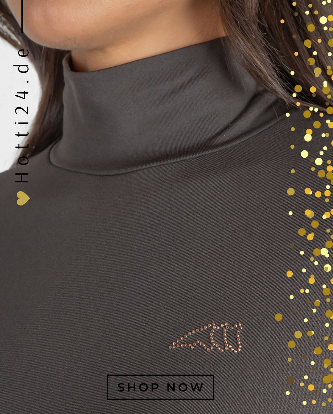 Die vorliegende Datei enthält Informationen über das Damen Trainingsshirt "Ebrande" von EQUILINE in der Farbe Braun mit der Artikelnummer EW023PH00888-129. Das "Ebrande" Damen Trainingsshirt wurde speziell entwickelt, um Komfort und Stil während des Trainings zu bieten. Sie haben die Möglichkeit, das Shirt von vorne, von der Seite und von hinten zu betrachten, um einen umfassenden Eindruck zu erhalten. Sie können dieses Damen Trainingsshirt auf der Website www.hotti24.de erwerben