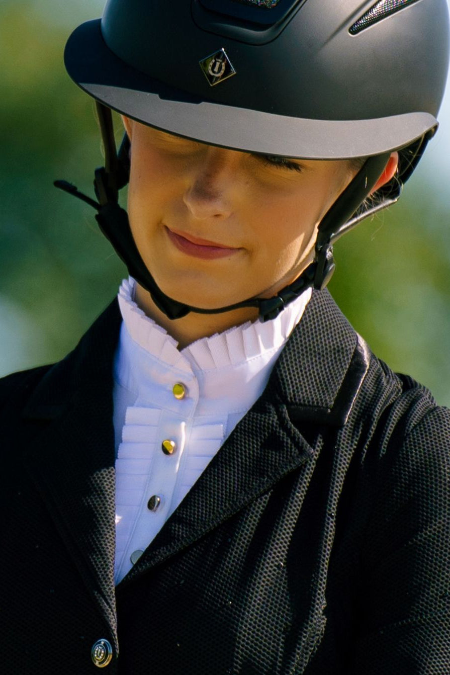 Imperial Riding »Damen T-Shirt IRHTriumph Weiß, hat Flügelärmel, einen Knopfverschluss und ein Plissee-Detail im Kragen und neben dem Knopfverschluss Artikelnummer kl35123013-0000 erhältlich bei www.Hotti24.de