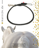 Die Datei enthält Informationen über einen elastischen Pferde-Anbinder von Imperial Riding mit einer Länge von 120 cm. Dieser Pferde-Anbinder ist in der Farbe Schwarz erhältlich und trägt die Artikelnummer ST41121008-9000. Er dient dazu, Ihr Pferd sicher zu befestigen oder anzubinden. Sie können diesen Anbinder auf der Website www.hotti24.de erwerben
