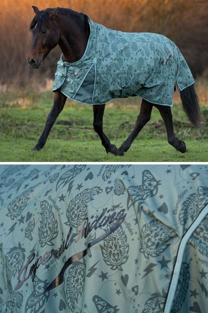 Die Imperial Riding Pferde Outdoordecke Pandora (Artikelnummer: DE50322000-6036) in Grün ist die perfekte Wahl, um Ihr Pferd warm und geschützt zu halten, besonders in der kalten Jahreszeit. Sie können diese Outdoordecke auf www.Hotti24.de erwerben, um Ihr Pferd bestmöglich auszustatten und ihm den benötigten Schutz zu bieten. Investieren Sie in die Sicherheit und das Wohlbefinden Ihres Pferdes mit zuverlässiger Ausrüstung wie dieser Outdoordecke.