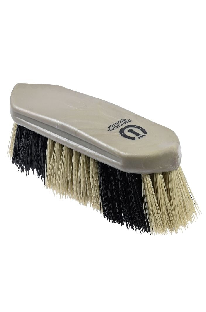 imperial-riding-pferde-wurzelbuerste-hart-dandy-brush-irh-light-olive-metallic