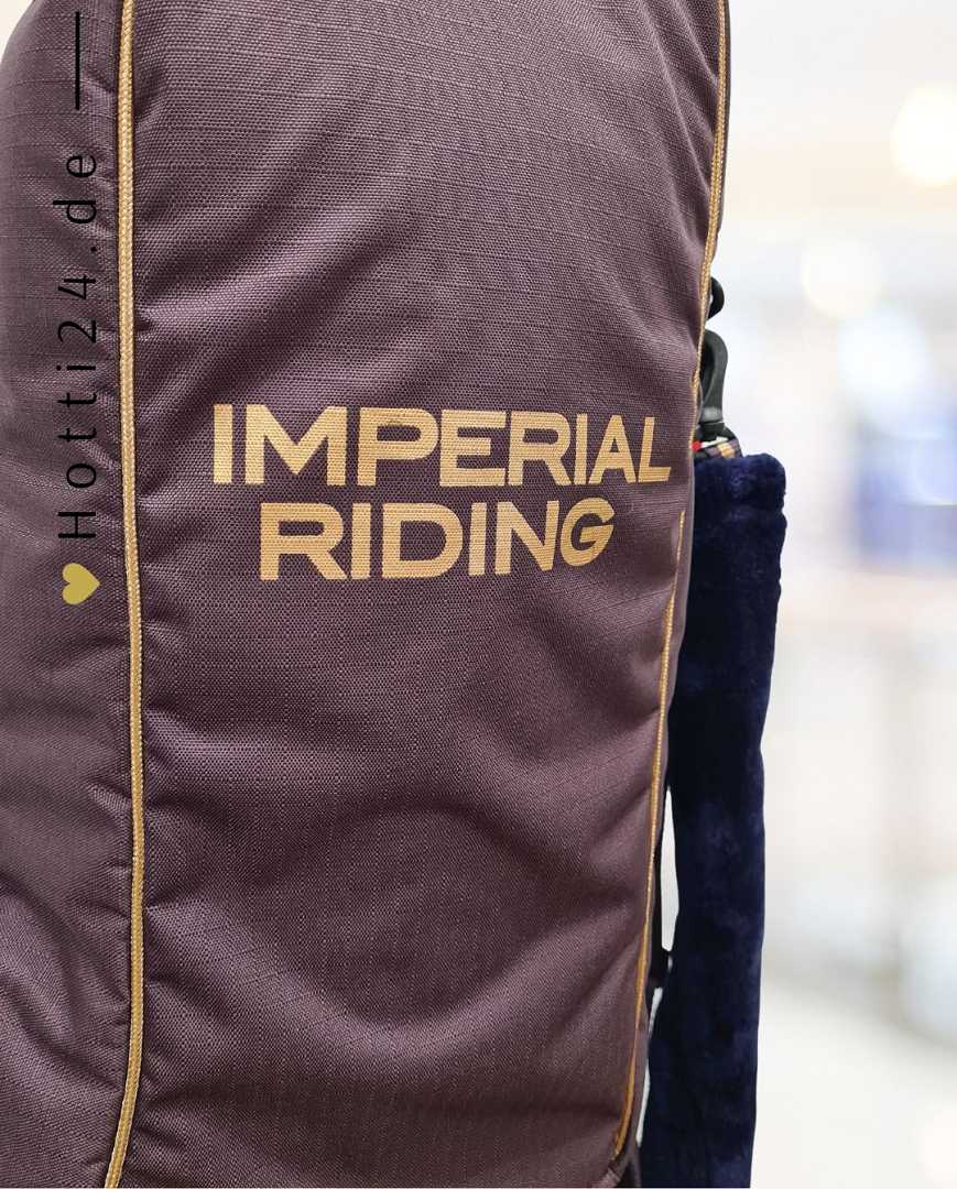 Imperial Riding präsentiert die Stiefeltasche Classic mit der Artikelnummer LA90121002-3003. Diese Stiefeltasche bietet eine stilvolle und praktische Lösung für den Transport und die Aufbewahrung von Reitstiefeln. Für weitere Informationen und die Möglichkeit zum Kauf besuchen Sie bitte die Website www.Hotti24.de
