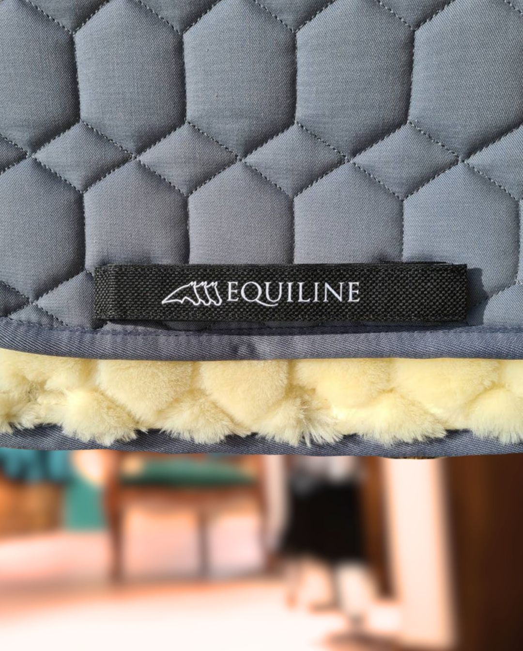 EQUILINE »Springschabracke Laidback Lammfell Grey