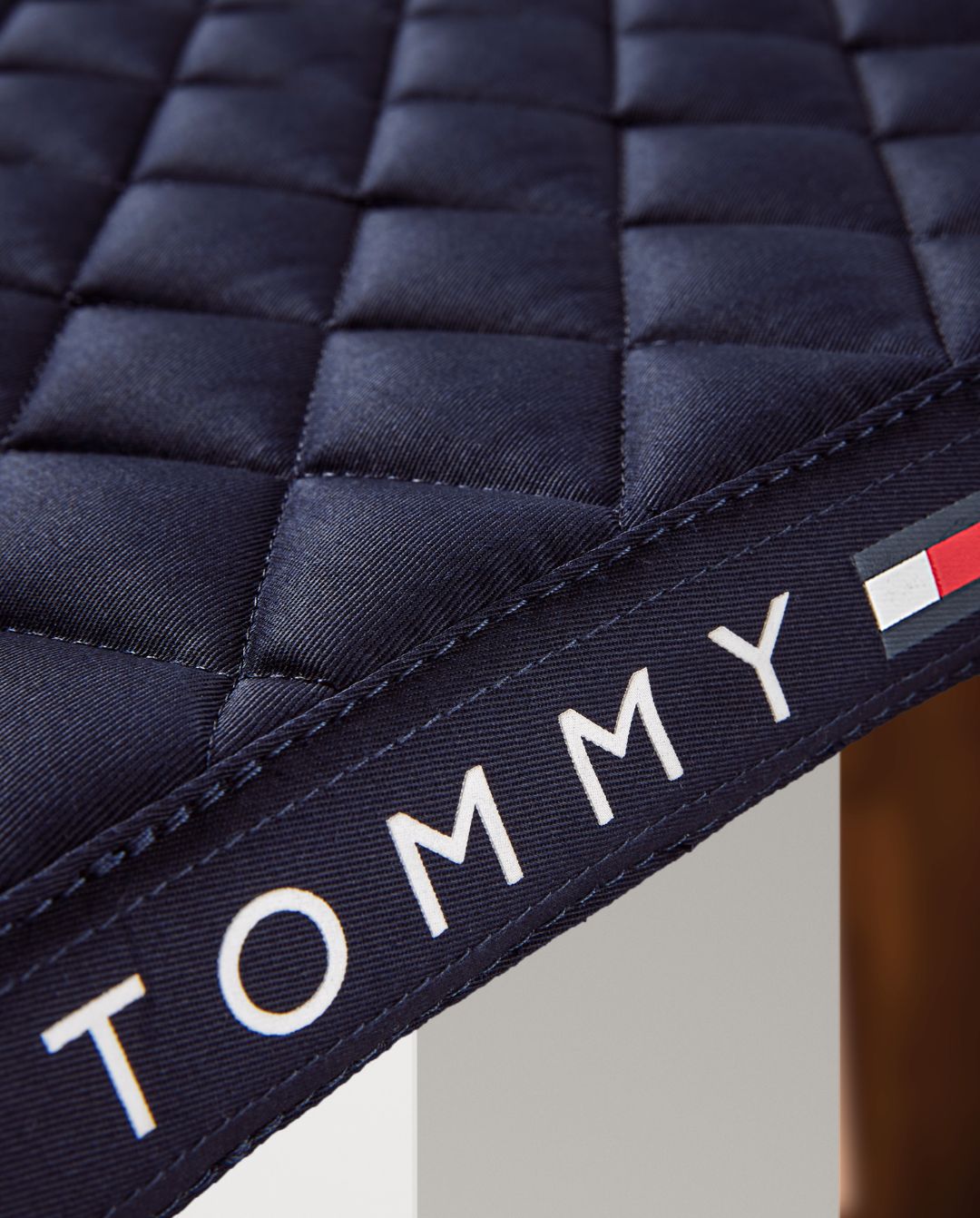 TOMMY HILFIGER »Dressurschabracke Stanford Desert Sky