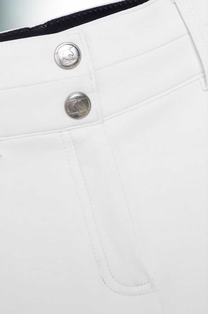 Damen-Reithose von Tommy Hilfiger mit der Bezeichnung "Geneva Fullgrip TH08WFBR464-001" in der Farbe Weiß. Diese Reithose ist auf der Webseite www.hotti24.de erhältlich. Die Hose wurde speziell für Damen entworfen und verfügt über Fullgrip-Elemente, die zusätzlichen Halt während des Reitens bieten sollen.