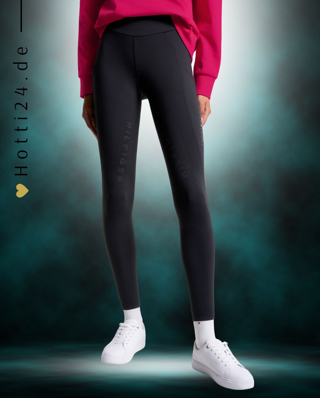 Damen-Reitleggings von Tommy Hilfiger mit der Bezeichnung "Monaco Fullgrip TH08WFLE463-003" in der Farbe Schwarz. Diese Reitleggings sind auf der Webseite www.hotti24.de erhältlich. Sie wurden speziell für Damen entworfen und verfügen über Fullgrip-Elemente, die zusätzlichen Halt während des Reitens bieten sollen.  Zusätzlich sind in der Datei Bilder der Reitleggings aus verschiedenen Blickwinkeln enthalten: von vorne, von der Seite und von hinten