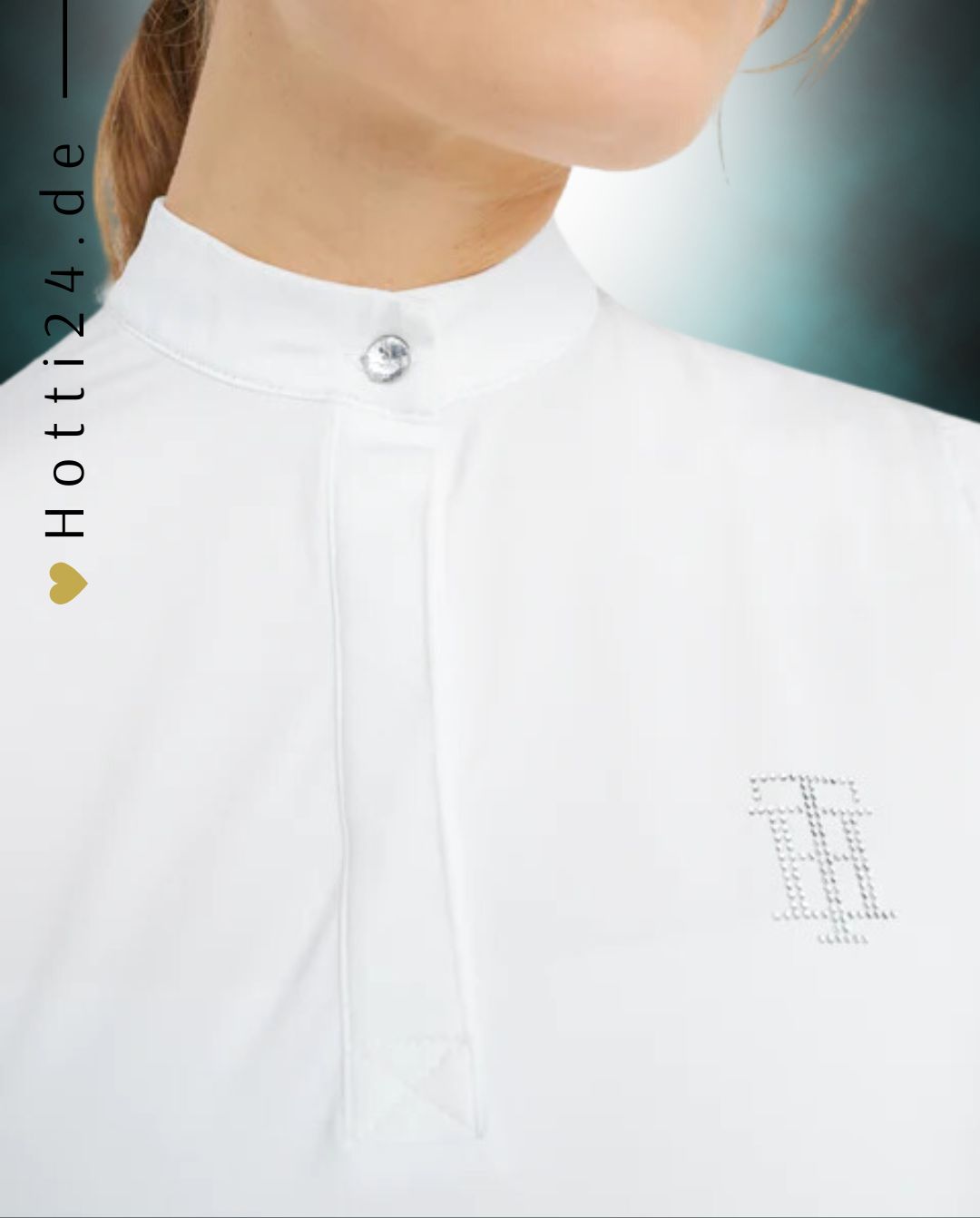 Tommy Hilfiger Equestrian® »Damen Turniershirt mit Strass Weiß, mit Stehkragen und verdeckter Knopfleiste. Sichtbarer Strassknopf am Kragen und TH-Strassapplikation auf der linken Brust. Hergestellt aus einem schnell trocknenden, desodorierenden Stoff Artikelnummer th07wsss301-001 erhältlich bei www.Hotti24.de