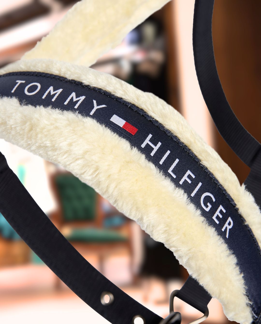 Tommy Hilfiger Equestrian »Halfter mit Fell & Strick Set Yale Desert Sky
