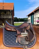 tommy-hilfiger-equestrian-pferde-springschabracke-kingston-th13hsap753-004-blau-kaufen-www.hotti24.de  1080 × 1342 Pixel