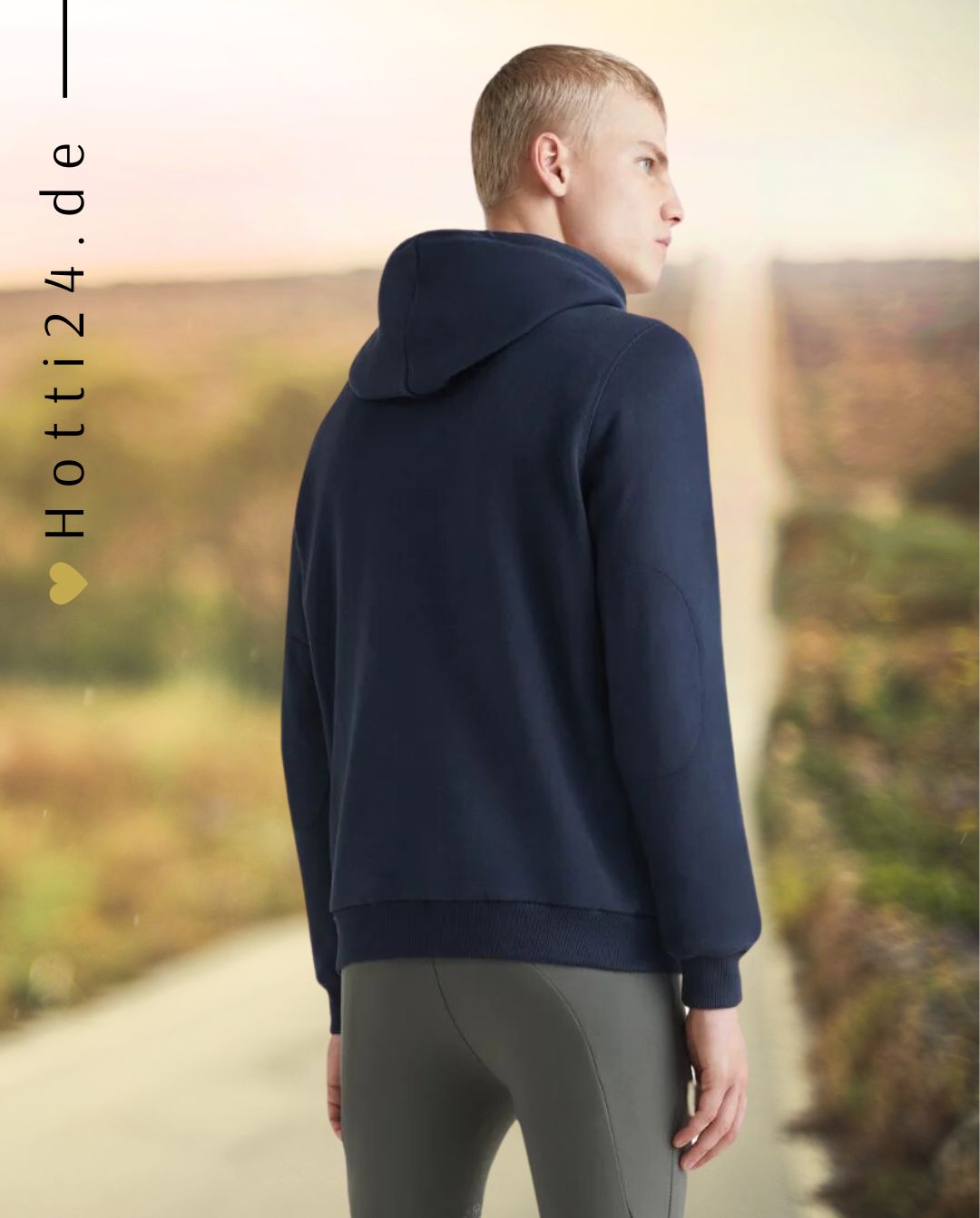 Tommy Hilfiger Equestrian® »Herren Hoodie Blau, mit aufgerauhter Innenseite. Ripp-Bündchen an Ärmelabschlüssen und Saum, Kapuze mit runden Kordeln mit Metalkordelenden. Kangaroo-Tasche mit versteckter Reissverschlusstasche, Logo Flock-Druck Artikelnummer TH10135-004 erhältlich bei www.Hotti24.de