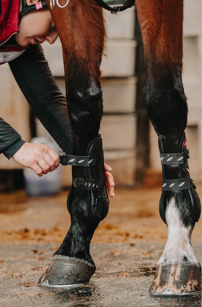 Zandona »Carbon Pro Tendon Boots Front Black