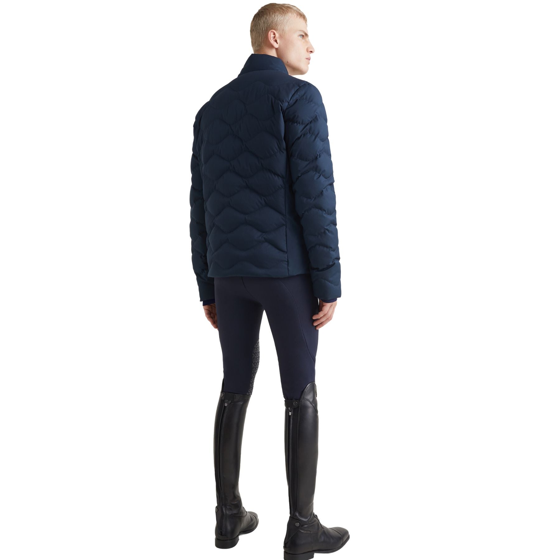 Tommy Hilfiger Equestrian® - Herren Jacke Daunen Blau, bietet alles, mit 2 Weg Reißverschluss vorne, gefüllt mit 100% recycelter Daune und Federn. Wasserabweisendes Außen Material, abnehmbare Kapuze, zwei Reißverschluss Taschen Artikelnummer TH10138-004 erhältlich bei www.Hotti24.de